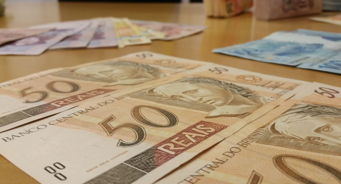 Governo publica Medida Provisória com salário mínimo de R$ 1.045