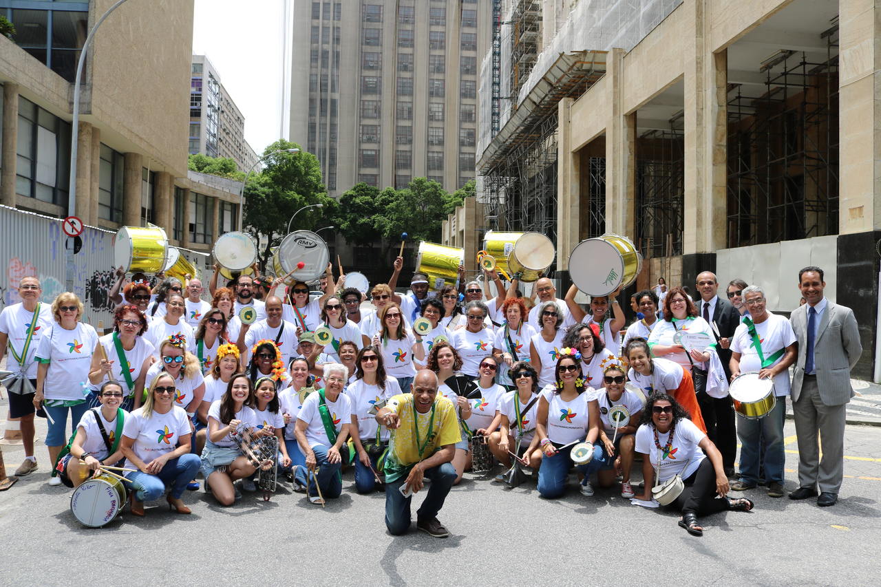 AMATRA1 participa de bloco de carnaval pelo combate ao trabalho infantil