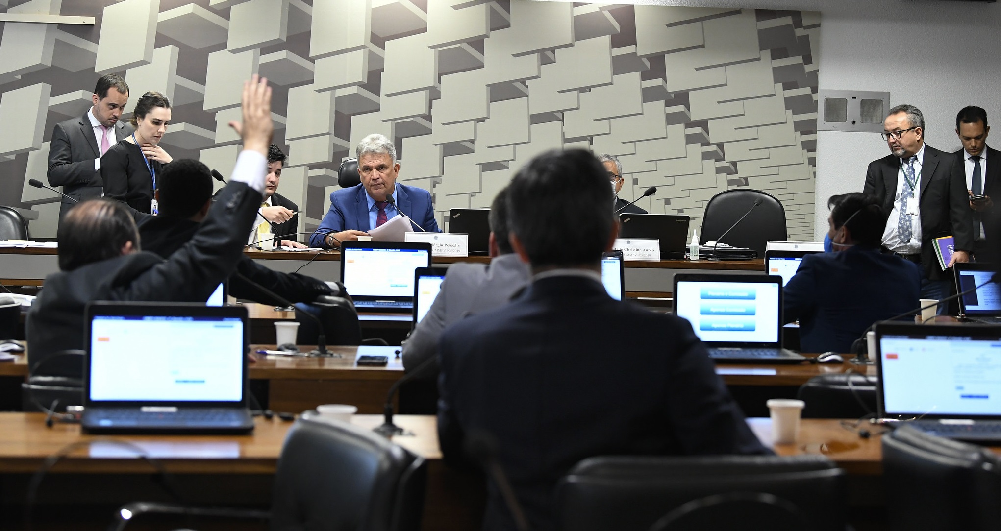 MP do Contrato Verde Amarelo é aprovada na Comissão Mista