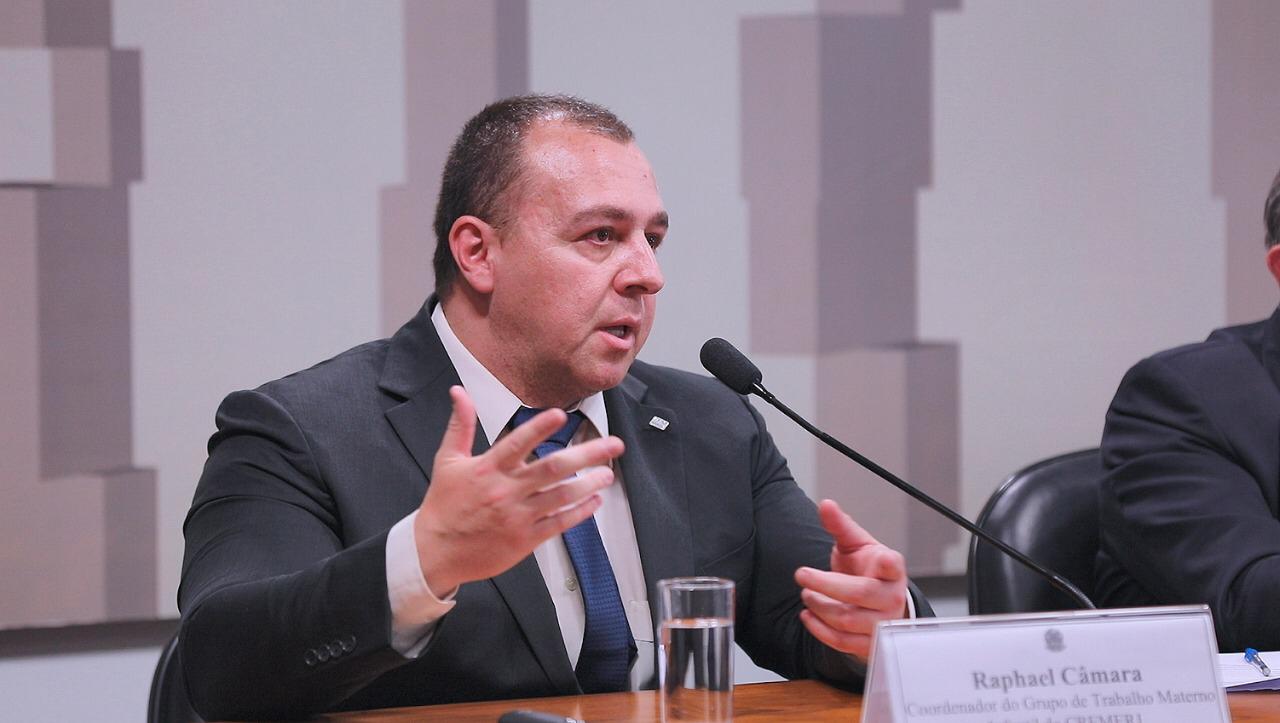 ‘Está sendo um horror’, diz médico sobre realidade de profissionais em pandemia